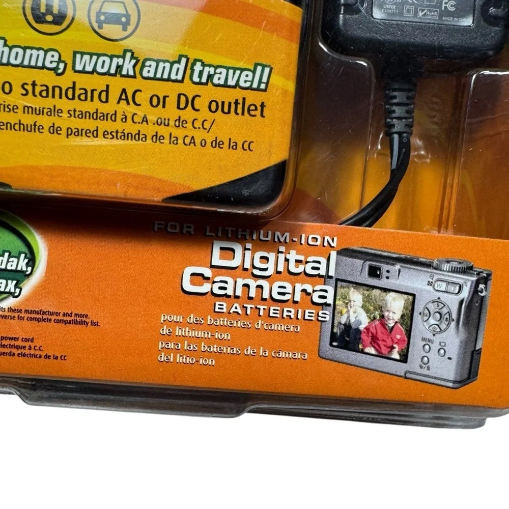 NWT New Duracell Digital Camera Battery Charger